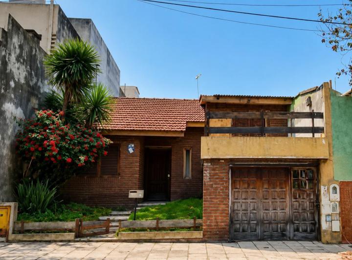 Casa · 169m² · 5 Ambientes · 1 Cochera