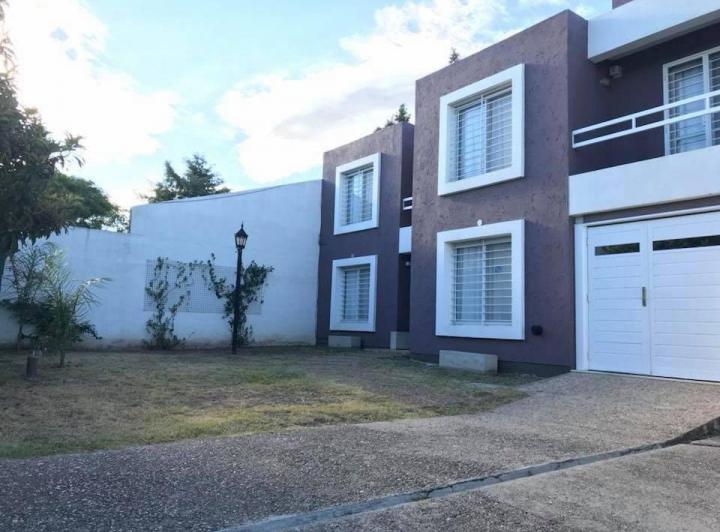 Casa · 167m² · 6 Ambientes