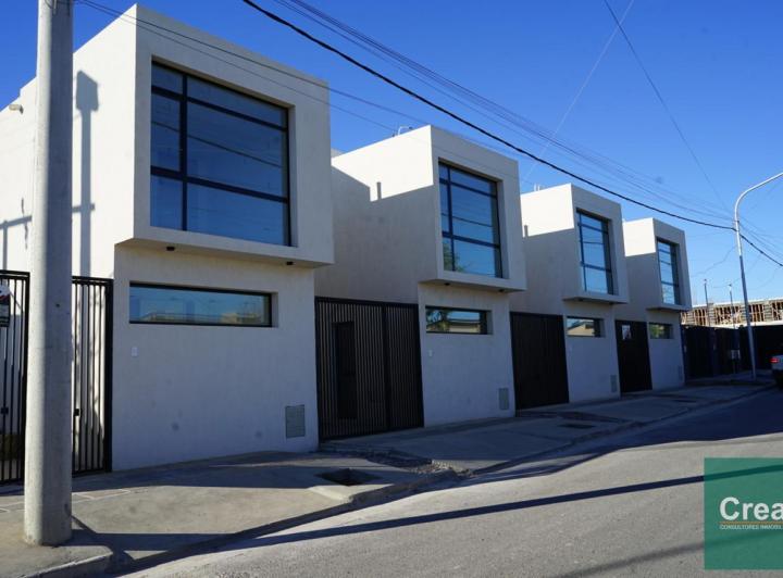 Casa · 88m² · 4 Ambientes · 1 Cochera