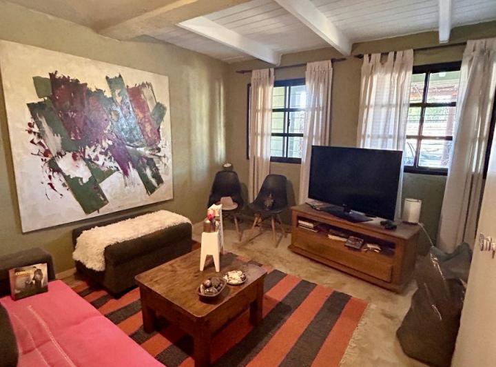 Casa · 197m² · 9 Ambientes · 1 Cochera