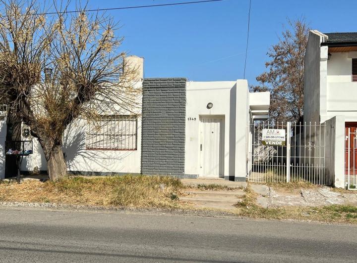 Casa · 215m² · 4 Ambientes · 2 Cocheras