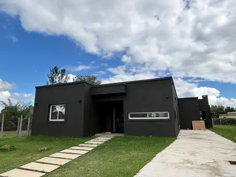 Casa en Alquiler en Pilar del Este - San Alfonso, Countries y Barrios Cerrados en Pilar