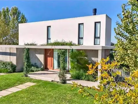 Casa en Alquiler en San Sebastian, Countries y Barrios Cerrados en Escobar
