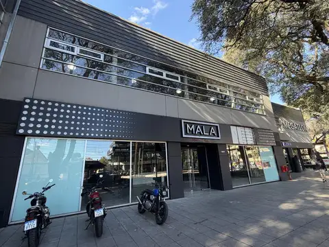 Local en Alquiler en Martinez Libertador / Rio, Martinez