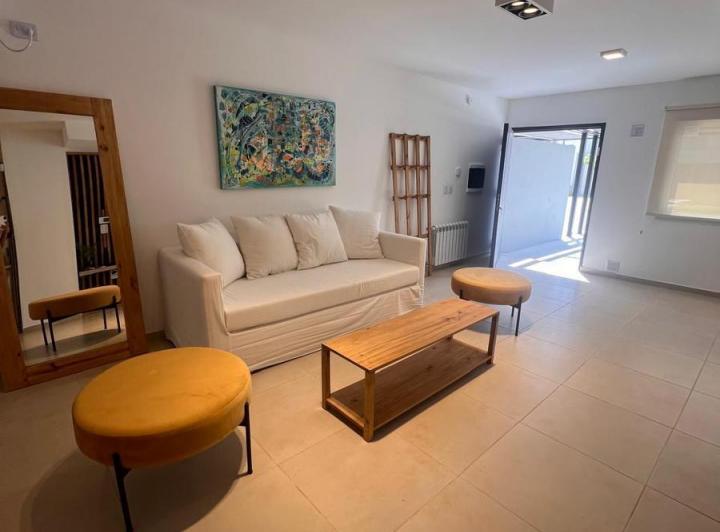 Casa · 140m² · 5 Ambientes · 3 Cocheras