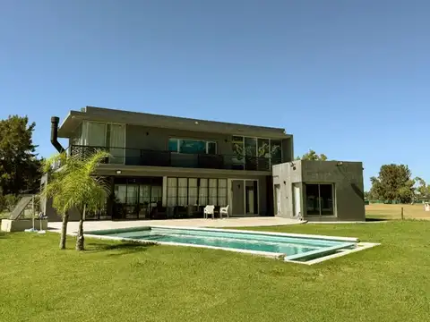 Casa en Venta en Area 60, Countries y Barrios Cerrados en la Plata