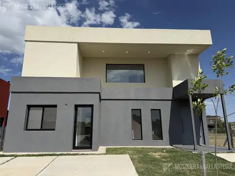 Casa en Venta en Pilar del Este - Santa Lucia, Countries y Barrios Cerrados en Pilar