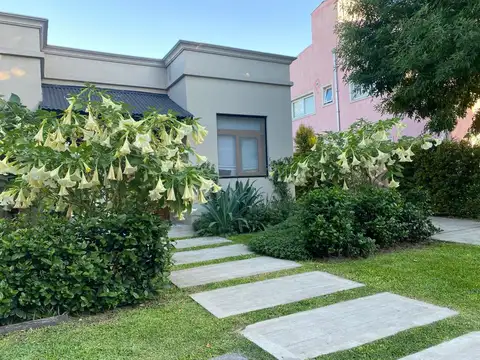Casa en Venta en Los Olivares, Countries y Barrios Cerrados en Malvinas Argentinas