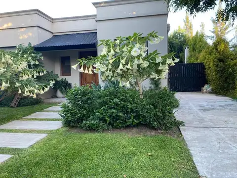 Casa en Venta en Los Olivares, Countries y Barrios Cerrados en Malvinas Argentinas