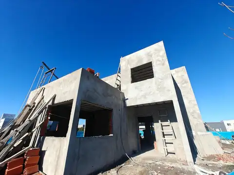 Casa en Venta en Pilar del Este - Santa Lucia, Countries y Barrios Cerrados en Pilar