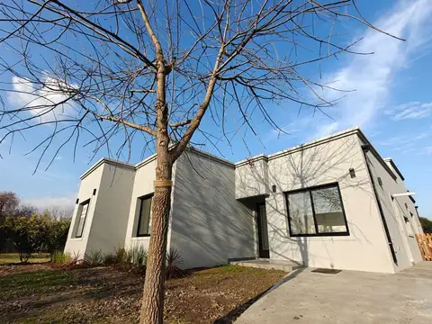 Casa en Venta en Pilar del Este - Santa Elena, Countries y Barrios Cerrados en Pilar
