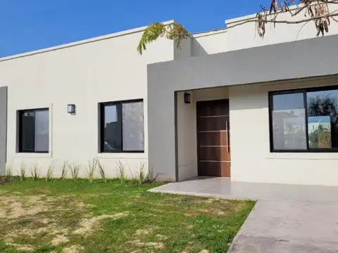 Casa en Venta en Pilar del Este - Santa Elena, Countries y Barrios Cerrados en Pilar