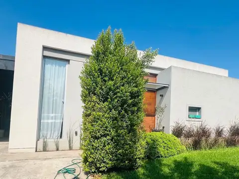 Casa en Venta en Pilar Del Este, Countries y Barrios Cerrados en Pilar