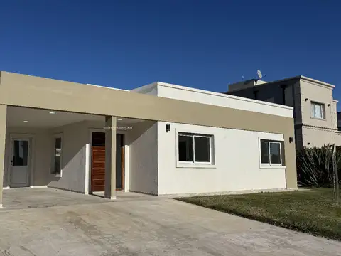 Casa en Venta en San Lucas, Canning