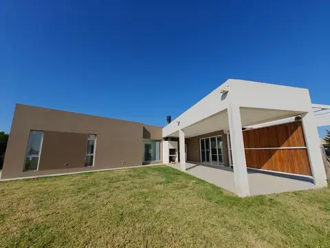 Casa en Venta en San Sebastian, Countries y Barrios Cerrados en Escobar