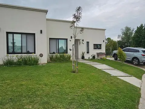 Casa en Venta en Pilar Del Este - Santa Elisa, Countries y Barrios Cerrados en Pilar
