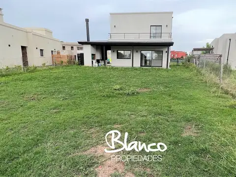 Casa en Venta en Pilar del Este - San Ramiro, Countries y Barrios Cerrados en Pilar