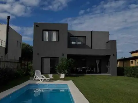 Casa en Venta en Pilar del Este - Santa Elena, Countries y Barrios Cerrados en Pilar