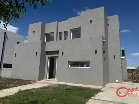 Casa en Venta en Pilar del Este - Santa Lucia, Countries y Barrios Cerrados en Pilar