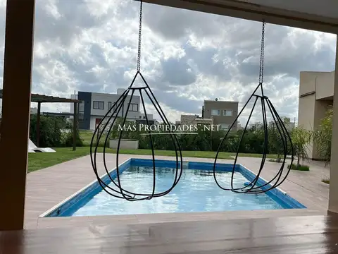 Casa en Venta en La Alameda, Canning
