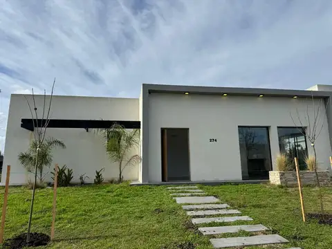 Casa en Venta en Pilar del Este - Santa Elena, Countries y Barrios Cerrados en Pilar