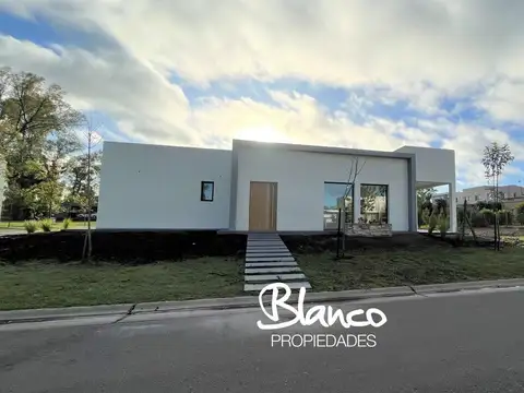 Casa en Venta en Pilar del Este - Santa Elena, Countries y Barrios Cerrados en Pilar