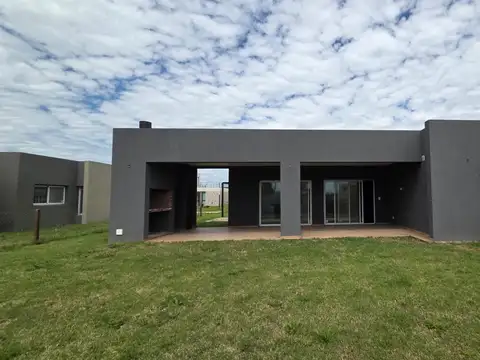Casa en Venta en La Magdalena, Canning