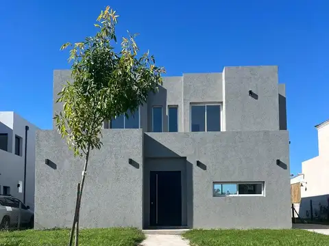 Casa en Venta en Pilar del Este - Santa Lucia, Countries y Barrios Cerrados en Pilar