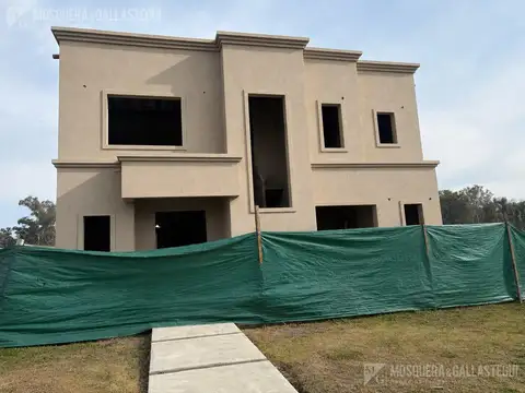 Casa en Venta en Pilar Del Este - Santa Sofia, Countries y Barrios Cerrados en Pilar