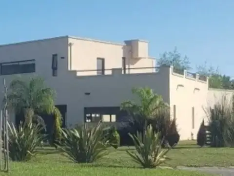 Casa en Venta en Haras Santa Maria, Countries y Barrios Cerrados en Escobar