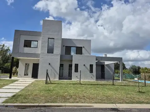 Casa en Venta en Pilar Del Este - Santa Elisa, Countries y Barrios Cerrados en Pilar