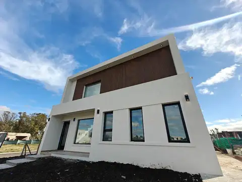 Casa en Venta en Pilar Del Este, Countries y Barrios Cerrados en Pilar