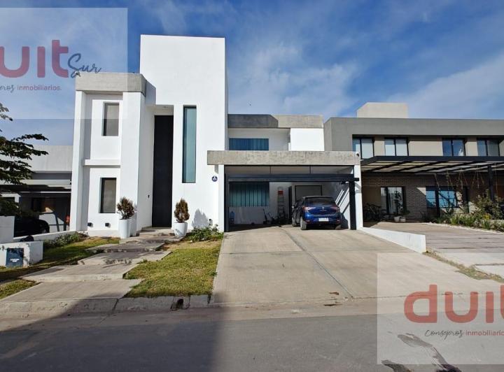 Casa · 276m² · 6 Ambientes · 2 Cocheras