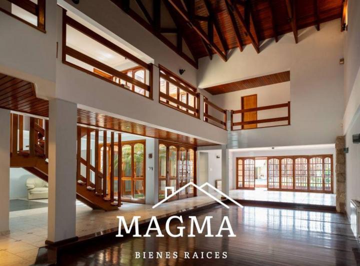 Casa · 519m² · 12 Ambientes · 2 Cocheras