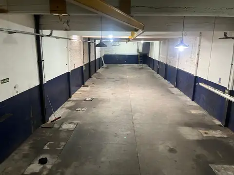Galpón en Alquiler en Lanus Este, Lanus