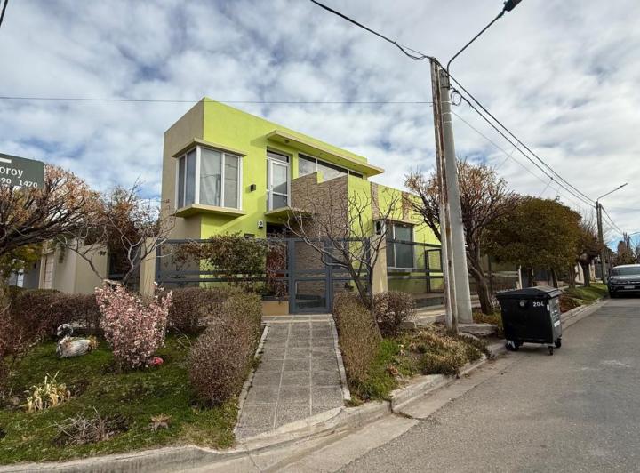Casa · 212m² · 5 Ambientes