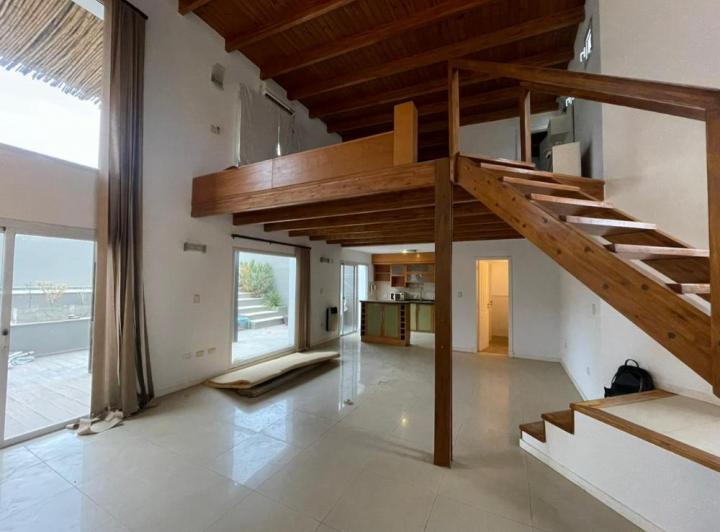 Casa · 115m² · 6 Ambientes · 1 Cochera