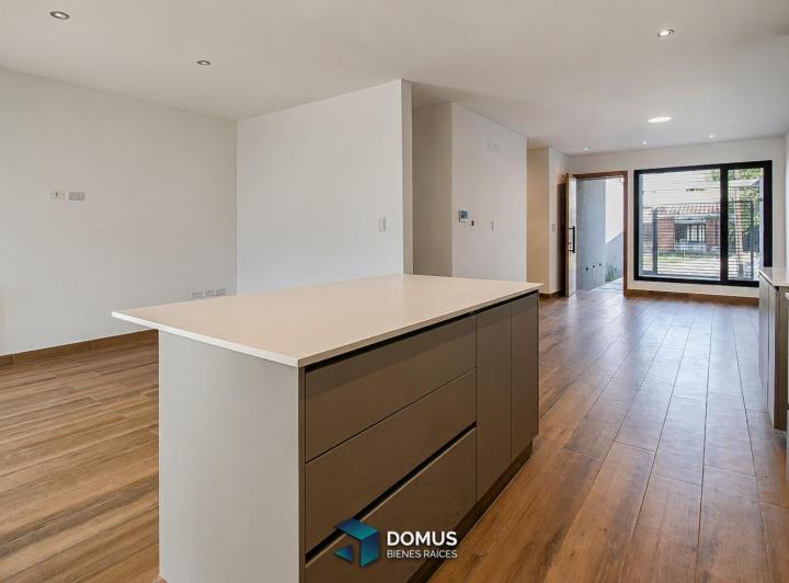 Casa · 130m² · 3 Dormitorios · 1 Cochera