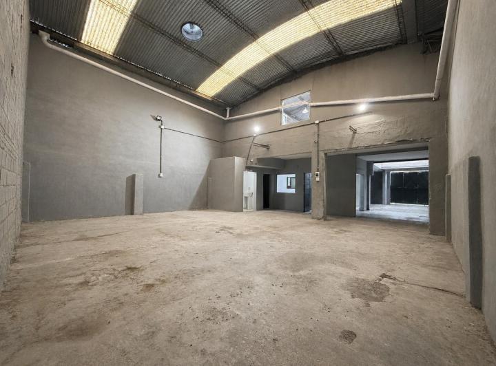 Bodega-Galpón · 293m² · 6 Ambientes