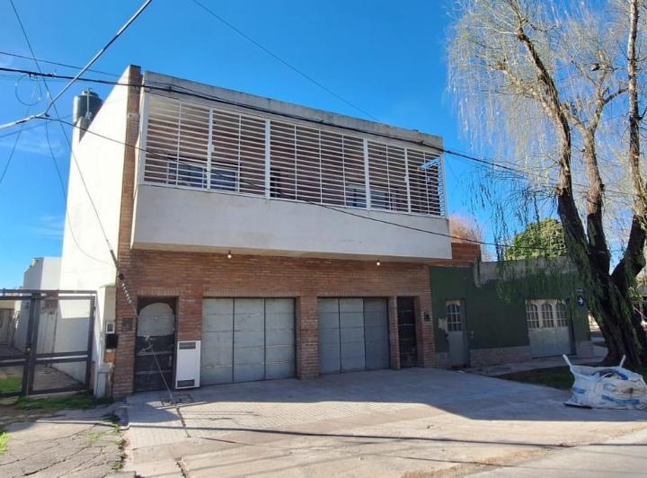 Casa · 100m² · 3 Ambientes · 1 Cochera