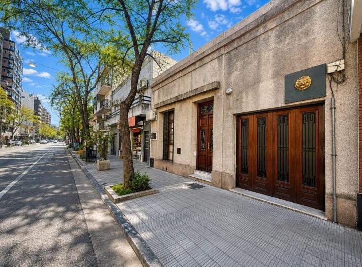Casa · 181m² · 7 Ambientes · 1 Cochera