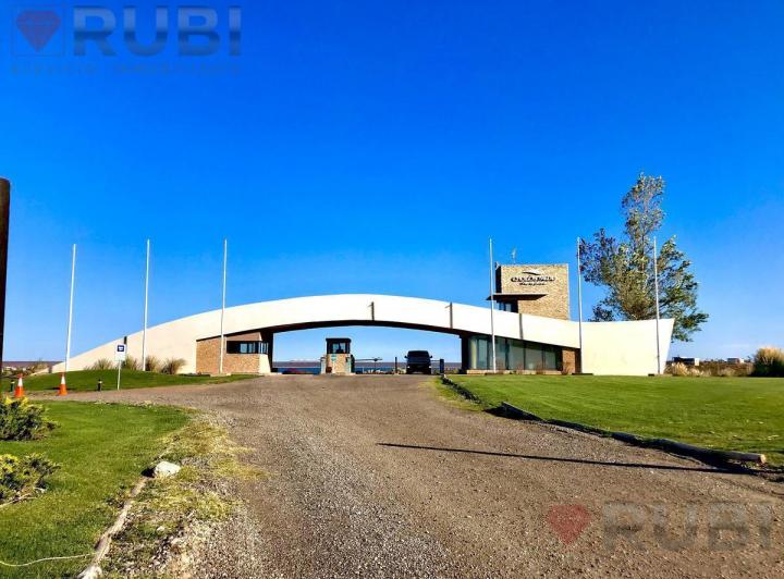 Terreno · 716m²