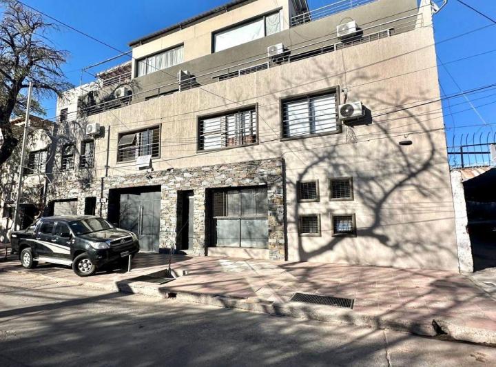 Bodega-Galpón · 920m² · 5 Ambientes · 3 Cocheras