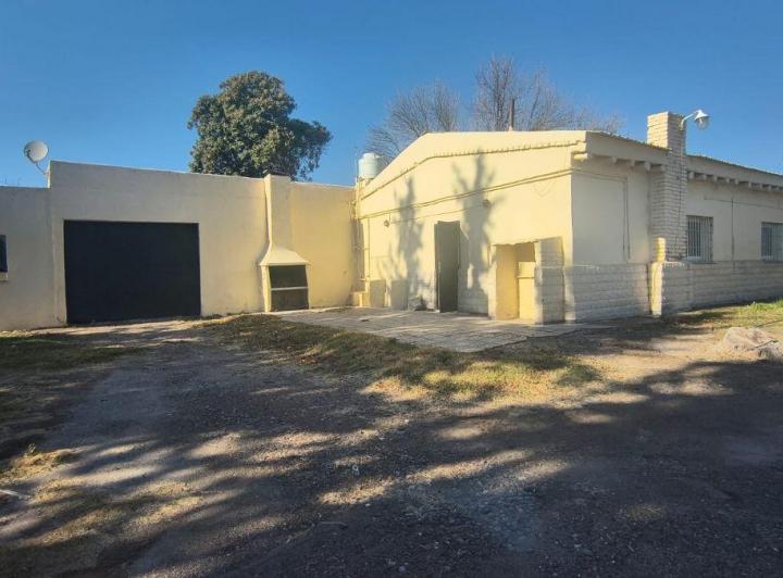 Casa · 160m² · 6 Ambientes · 3 Cocheras