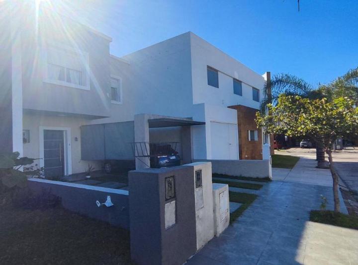 Departamento · 140m² · 5 Ambientes · 1 Cochera