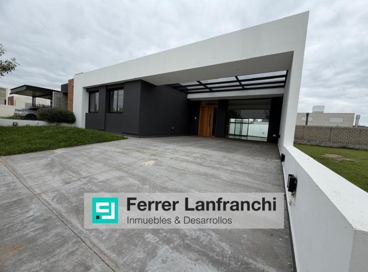 Casa · 212m² · 6 Ambientes · 1 Cochera