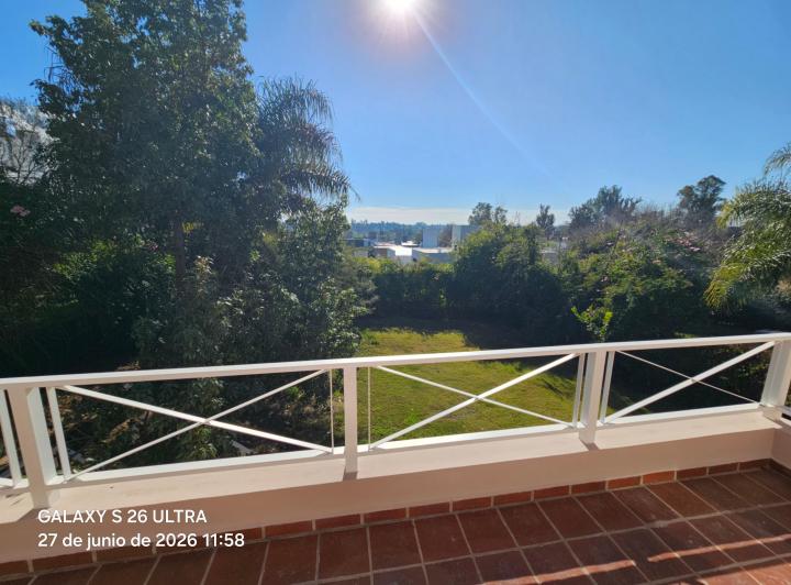 Casa · 150m² · 4 Ambientes · 3 Cocheras