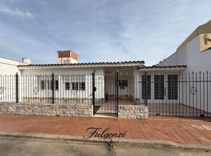 Casa · 146m² · 5 Ambientes · 1 Cochera