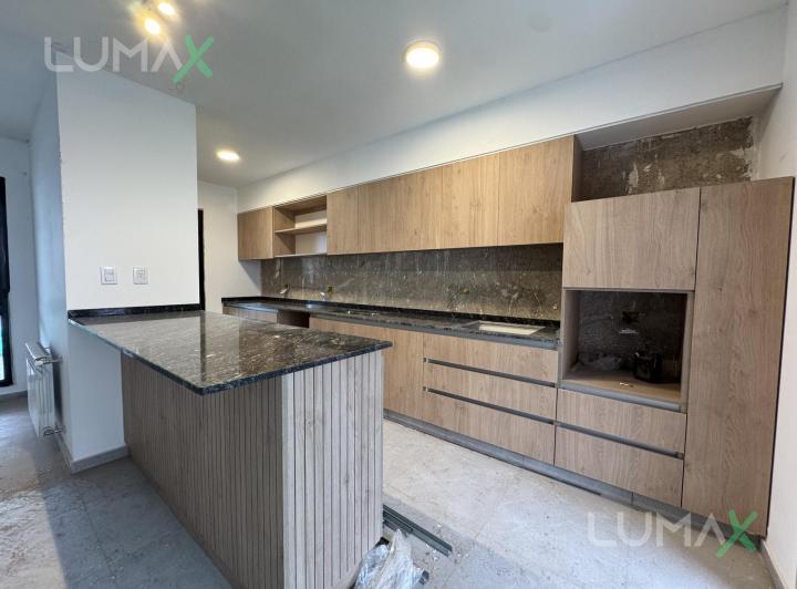 Casa · 159m² · 3 Ambientes · 4 Cocheras