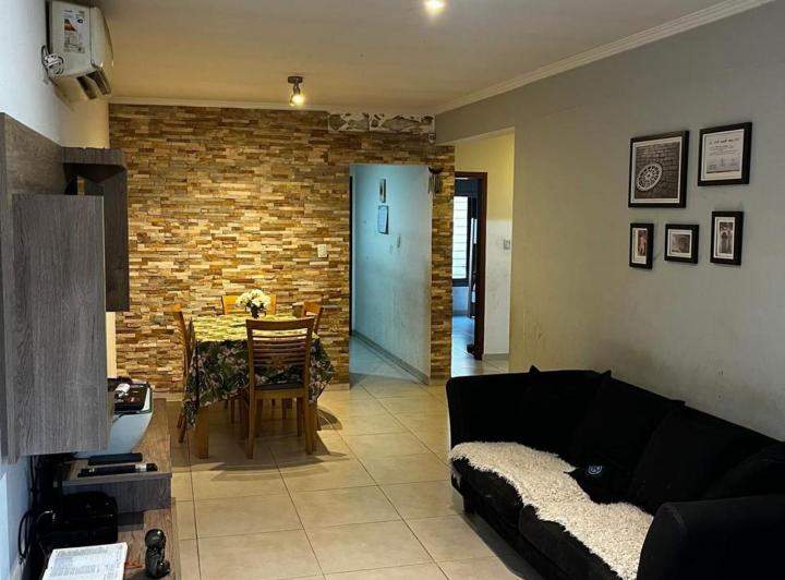 Casa · 70m² · 5 Ambientes